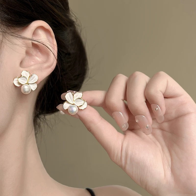 Korean White Flower Pearl Stud Earrings