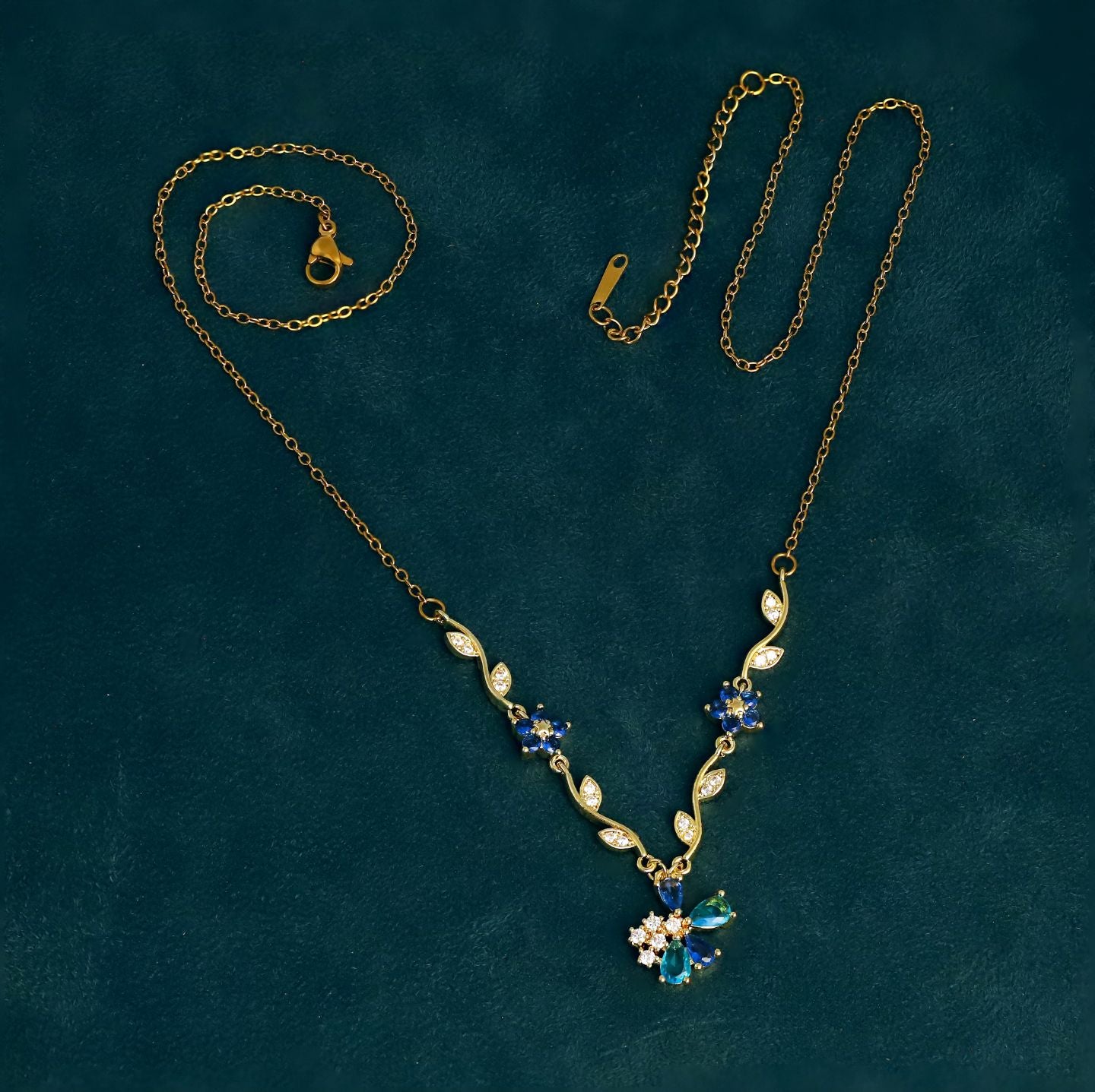 Anti tarnish Tulip Chain Pendant Blue & White