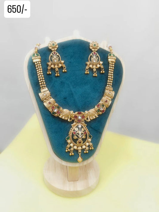 Antique Gold Panel Necklace Set