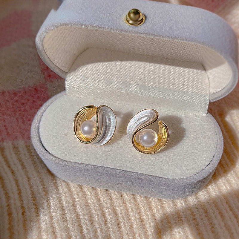 Korean Swirl Pearl Stud Earrings