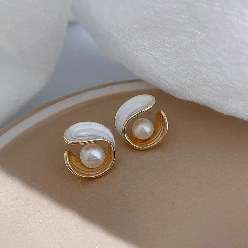 Korean Swirl Pearl Stud Earrings