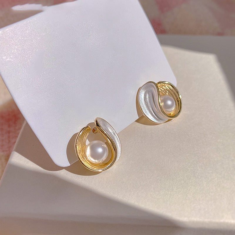 Korean Swirl Pearl Stud Earrings