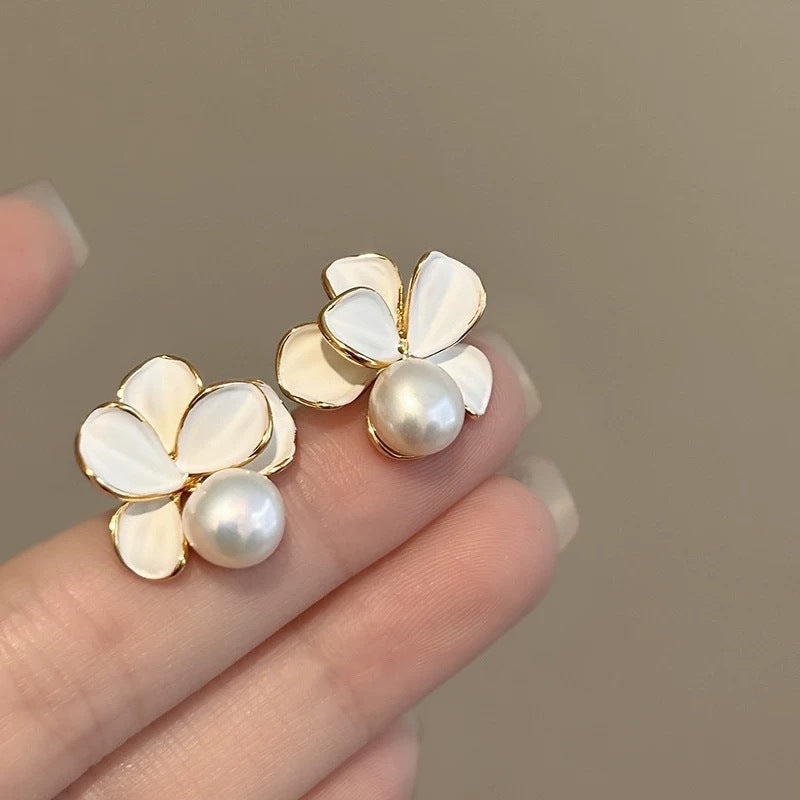 Korean White Flower Pearl Stud Earrings