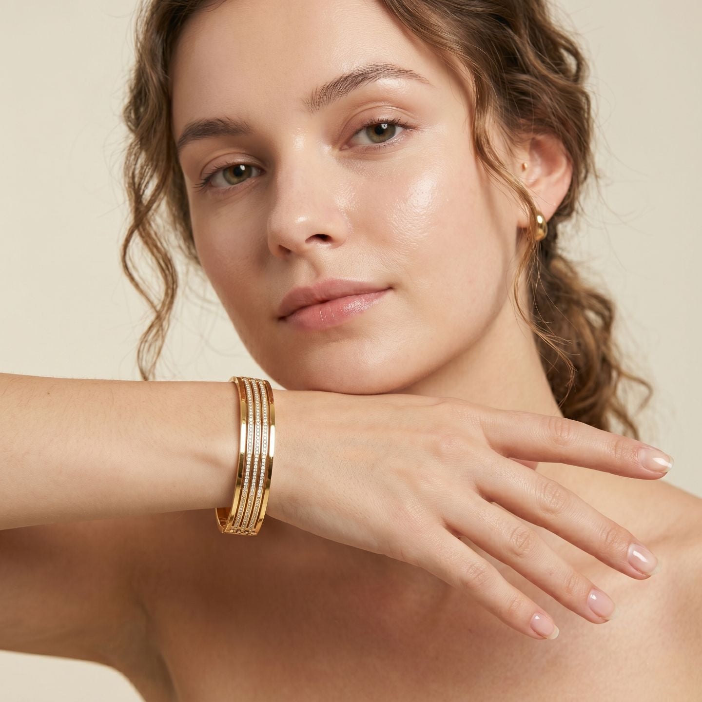 Sleek Minimalist Crystal Antitarnish Bracelet