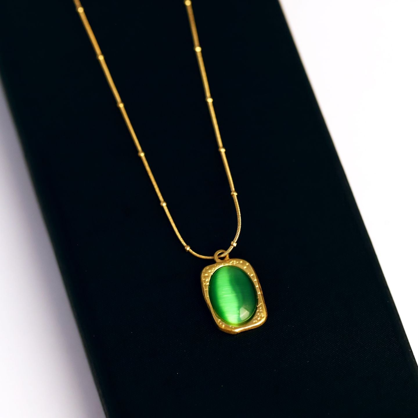 Anti Tarnish Green Cat Eye Stone Pendant Necklace